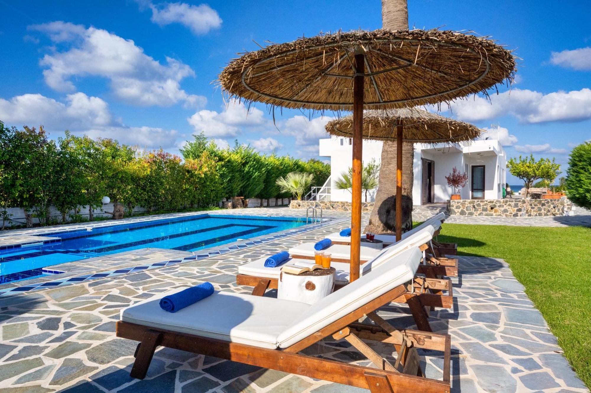 Villa Palmeras Soroni Extérieur photo